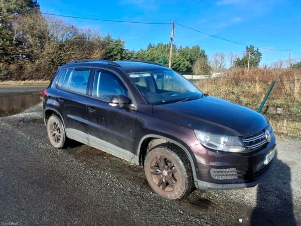 Volkswagen Tiguan SUV, Diesel, 2013, Purple
