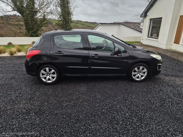 Peugeot 308 MPV, Diesel, 2013, Black