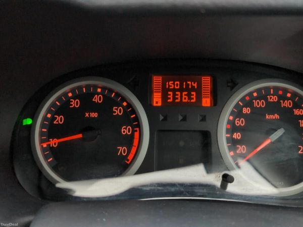 Renault Clio Hatchback, Petrol, 2005, Silver