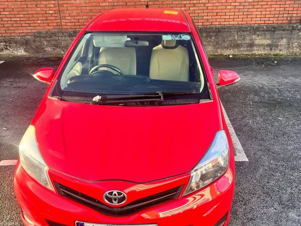 Toyota Vitz Hatchback, Petrol, 2013, Red