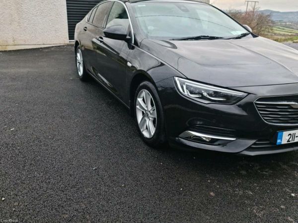 Opel Insignia Hatchback, Diesel, 2021, Black