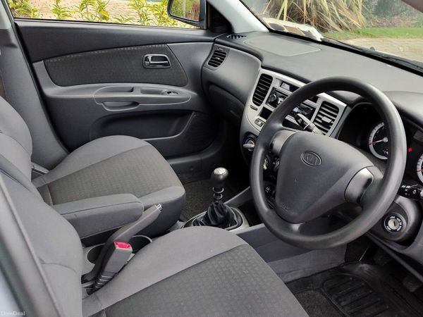 Kia Rio Saloon, Petrol, 2006, Silver