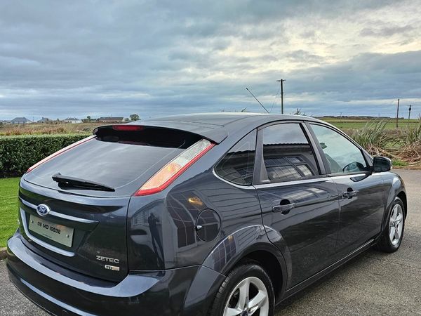 Ford Focus Hatchback, Diesel, 2009, Grey