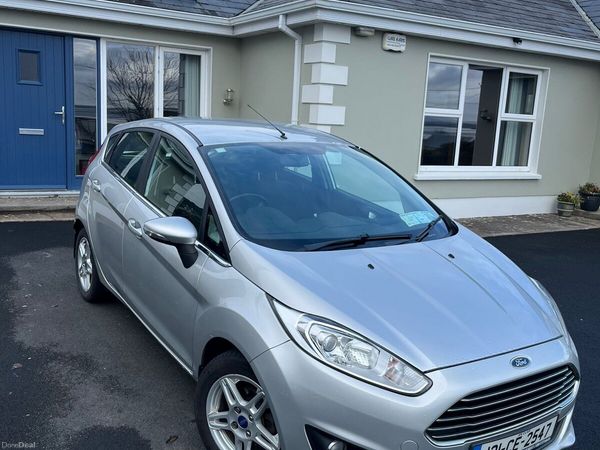 Ford Fiesta Hatchback, Petrol, 2013, Silver