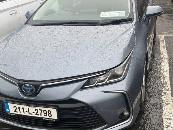 Toyota Corolla Saloon, Petrol Hybrid, 2021, Grey
