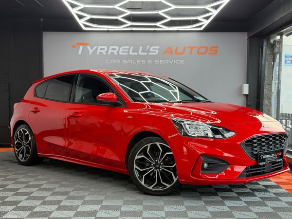Ford Focus Hatchback, Petrol Hybrid, 2022, Red