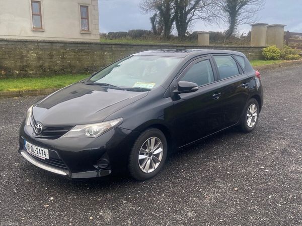 Toyota Auris Hatchback, Diesel, 2013, Black