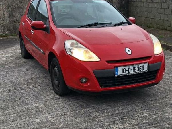 Renault Clio Hatchback, Ethanol Petrol, 2010, Red