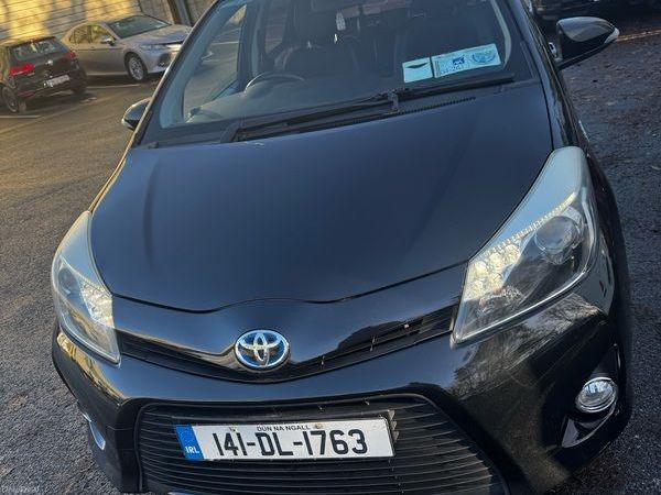 Toyota Yaris Hatchback, Petrol Hybrid, 2014, Black