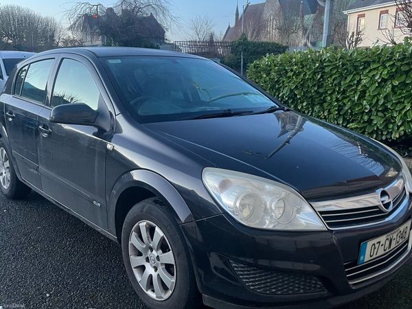 Opel Astra Hatchback, Petrol, 2007, Black