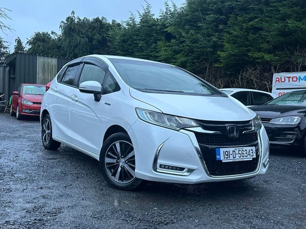 Honda Fit Hatchback, Petrol Hybrid, 2019, White