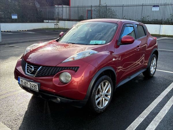 Nissan Juke SUV, Petrol, 2011, Red