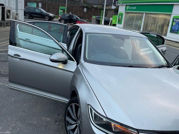 Volkswagen Passat Saloon, Diesel, 2016, Silver