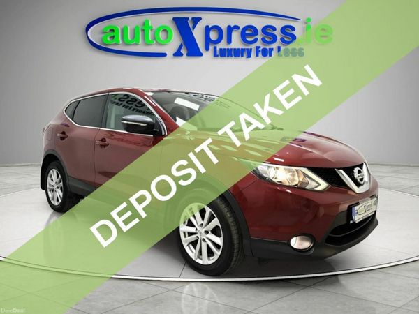 Nissan Qashqai SUV, Diesel, 2014, Red