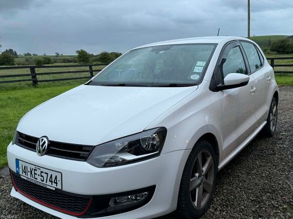 Volkswagen Polo Hatchback, Petrol, 2014, White