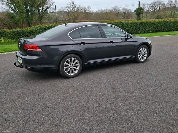 Volkswagen Passat Saloon, Diesel, 2019, Grey