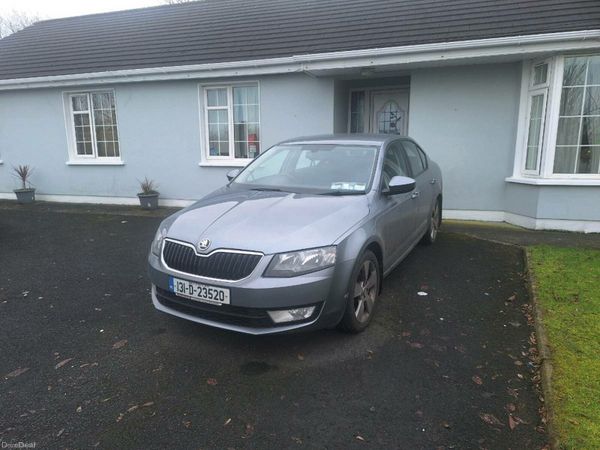 Skoda Octavia Saloon, Diesel, 2013, Grey