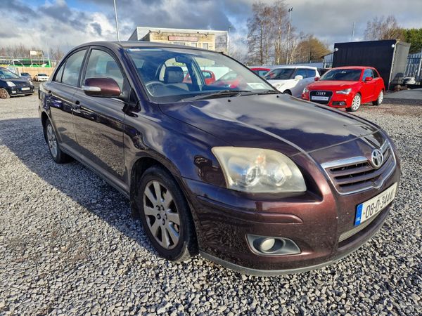 Toyota Avensis Saloon, Petrol, 2008, Red