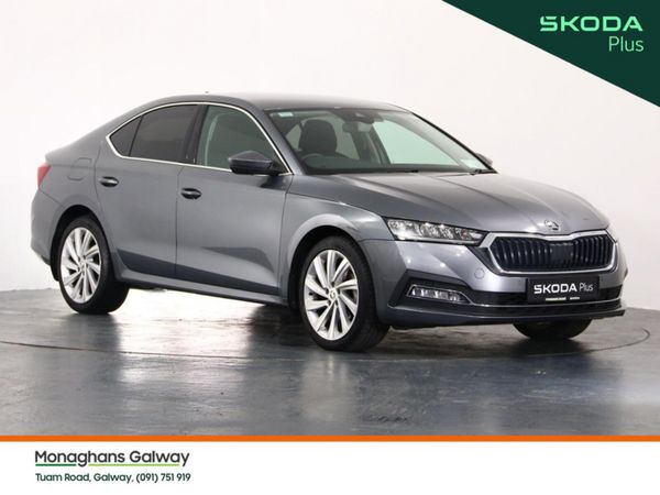 Skoda Octavia Hatchback, Petrol, 2023, Grey