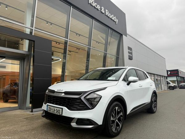 Kia Sportage MPV, Diesel Hybrid, 2023, White