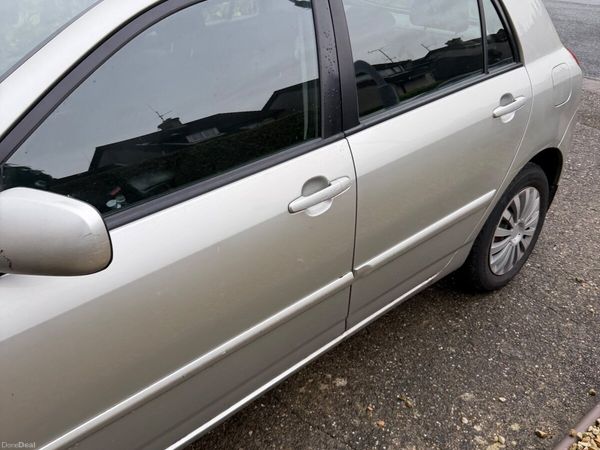 Toyota Corolla Hatchback, Petrol, 2007, Silver