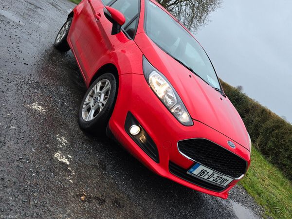 Ford Fiesta Hatchback, Petrol, 2016, Red