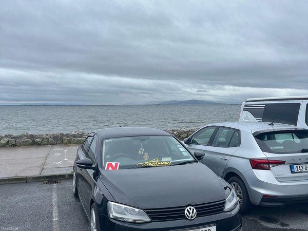 Volkswagen Jetta Saloon, Diesel, 2011, Black