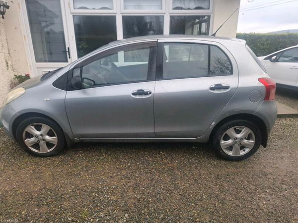 Toyota Yaris Hatchback, Petrol, 2006, Silver