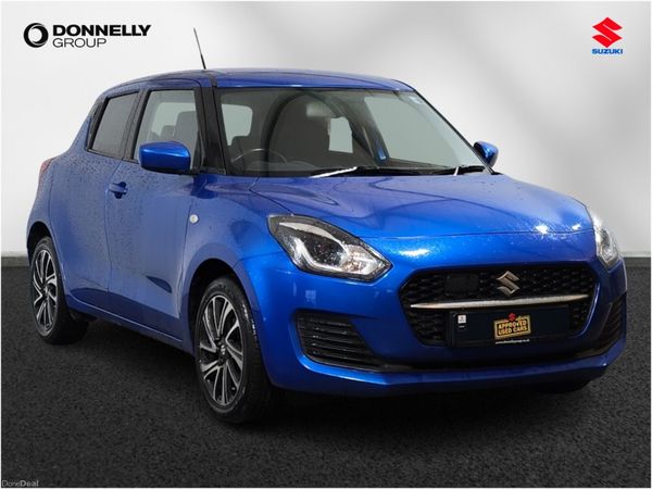 Suzuki Swift Hatchback, Petrol, 2021, Blue