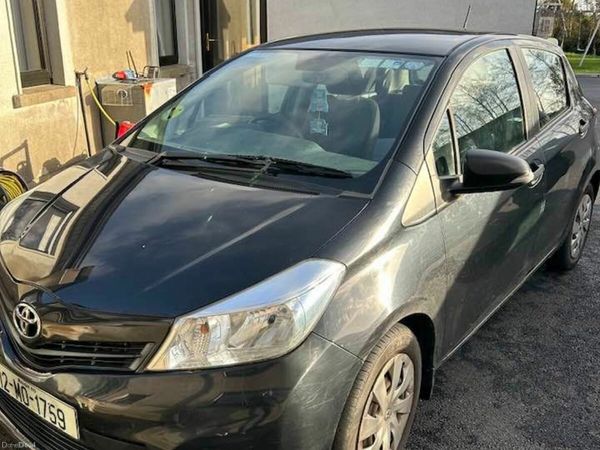 Toyota Yaris Hatchback, Petrol, 2012, Black
