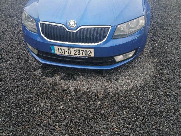 Skoda Octavia Saloon, Diesel, 2013, Blue