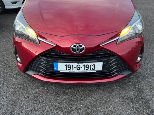 Toyota Yaris MPV, Petrol, 2019, Red