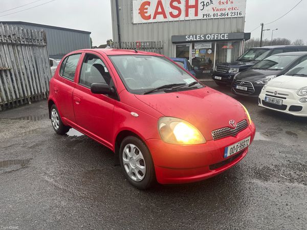 Toyota Yaris Hatchback, Petrol, 2000, Red