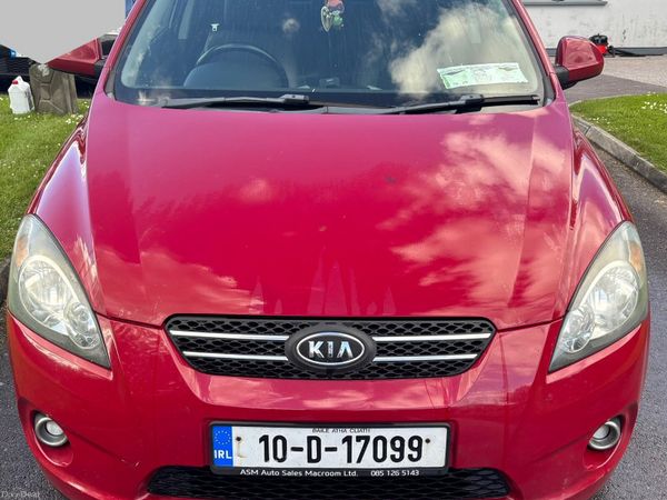 Kia Ceed Hatchback, Diesel, 2010, Red
