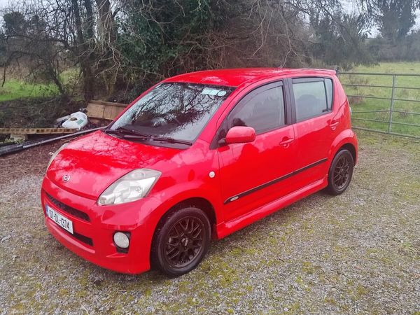 Daihatsu Sirion Hatchback, Petrol, 2007, Red