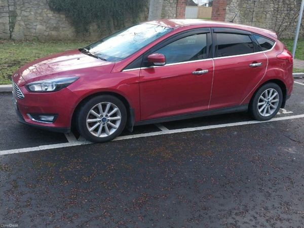 Ford Focus Hatchback, Diesel, 2015, Red
