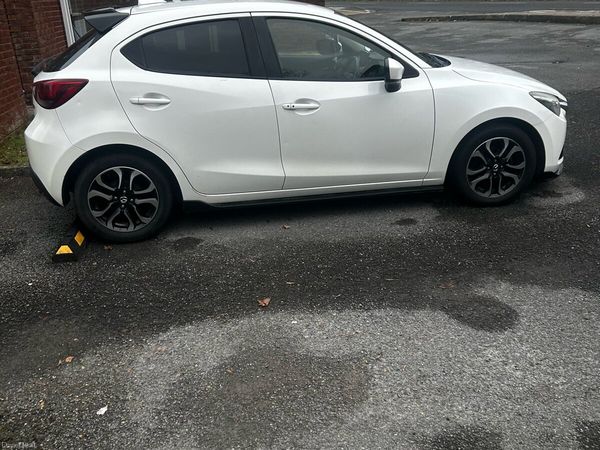 Mazda Demio MPV, Diesel, 2014, White