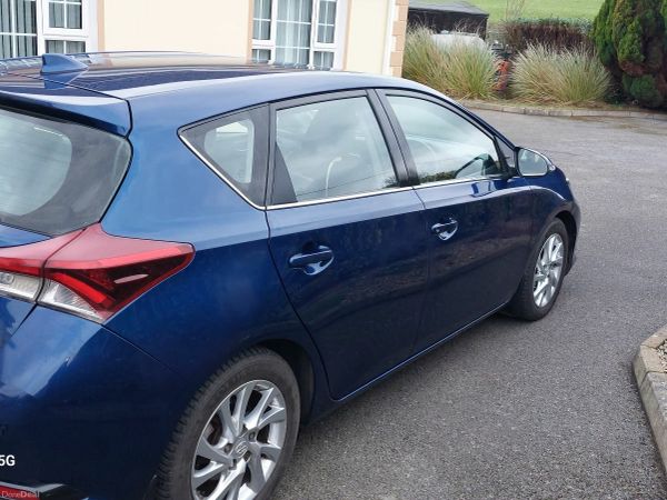 Toyota Auris Hatchback, Diesel, 2017, Blue