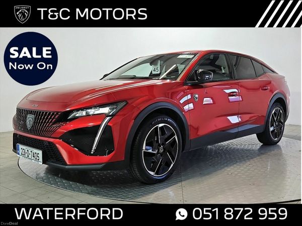 Peugeot 408 Hatchback, Petrol, 2023, Red
