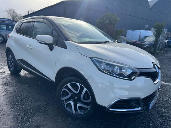 Renault Captur Hatchback, Petrol, 2015, Beige