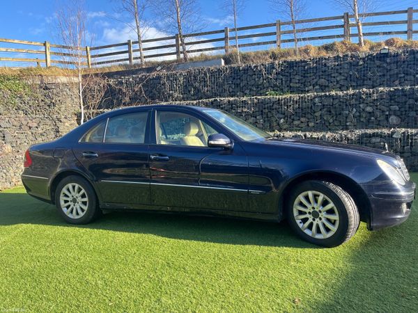 Mercedes-Benz E-Class Saloon, Petrol, 2008, Blue