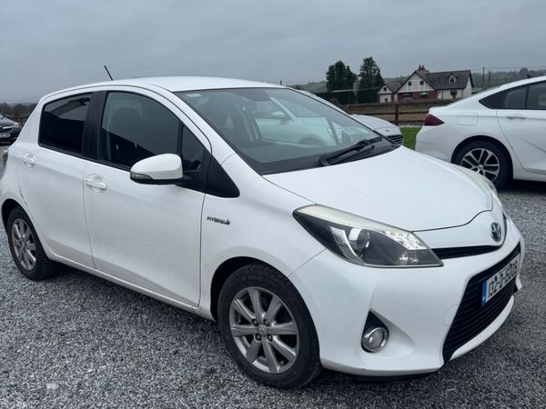 Toyota Yaris Hatchback, Petrol Hybrid, 2013, White