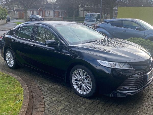 Toyota Camry Saloon, Petrol Hybrid, 2020, Black