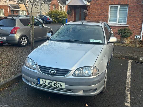 Toyota Avensis Saloon, Petrol, 2002, Silver