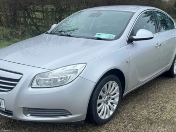Vauxhall Insignia Hatchback, Diesel, 2011, Silver