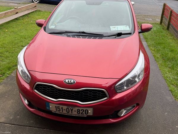 Kia Ceed Hatchback, Diesel, 2015, Red