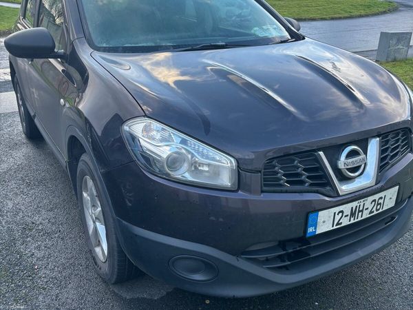 Nissan Qashqai Hatchback, Diesel, 2012, Purple