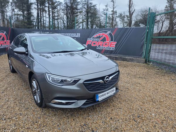 Opel Insignia Hatchback, Diesel, 2019, Grey