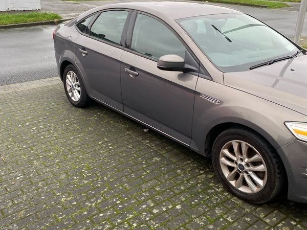 Ford Mondeo Hatchback, Diesel, 2013, Brown
