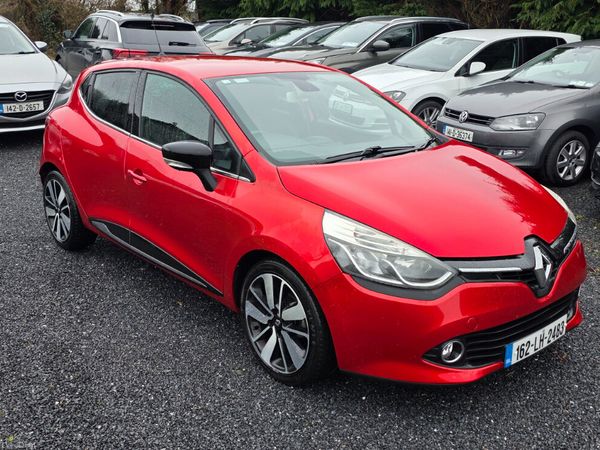 Renault Clio Hatchback, Petrol, 2016, Red